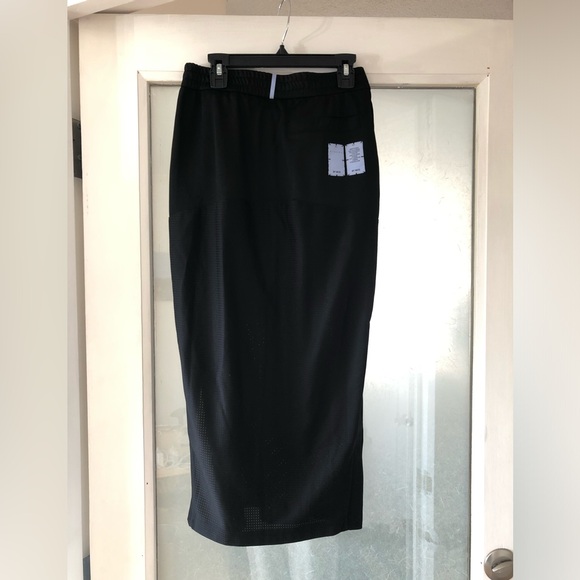 Mcq alexander mcqueen breathe appliquéd mesh panel satin midi skirt charcoal - Picture 4 of 11